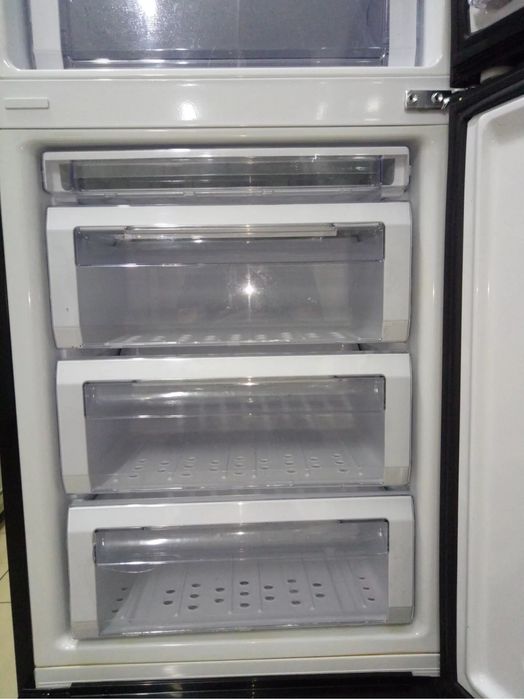 Холодильник Samsung