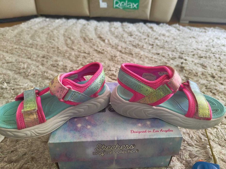 Vand sandale fete Skecchers nr 26 pret 70 lei