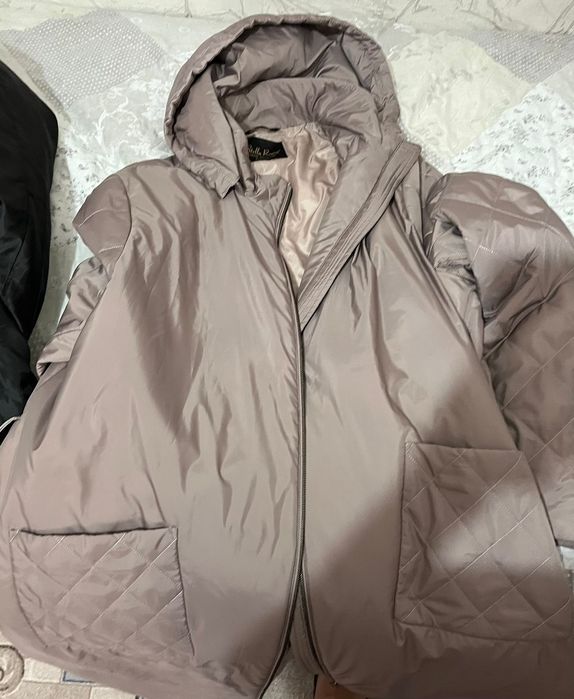 Большие размеры. Продам 2 жен. куртку осень-весна