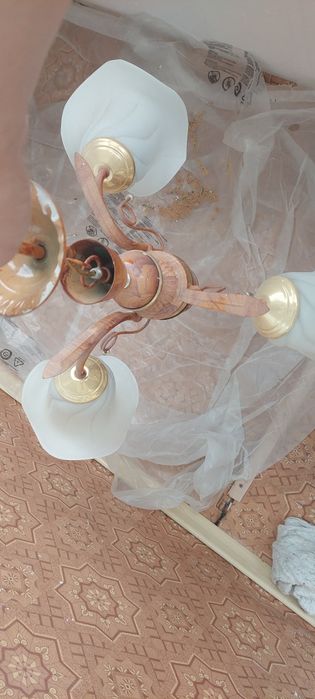 Люстра трёх рожковая