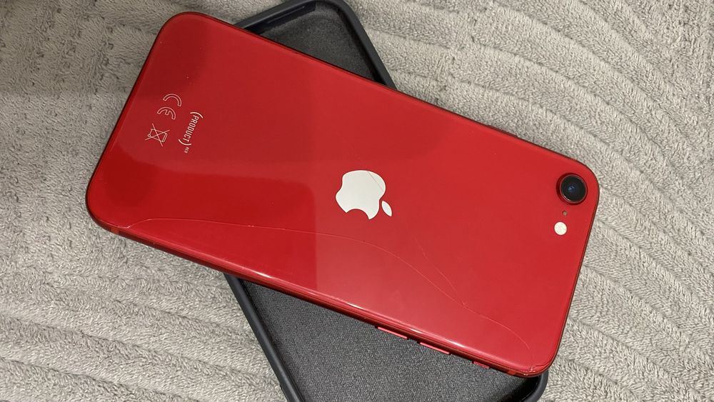 iPhone SE , 64 ГБ