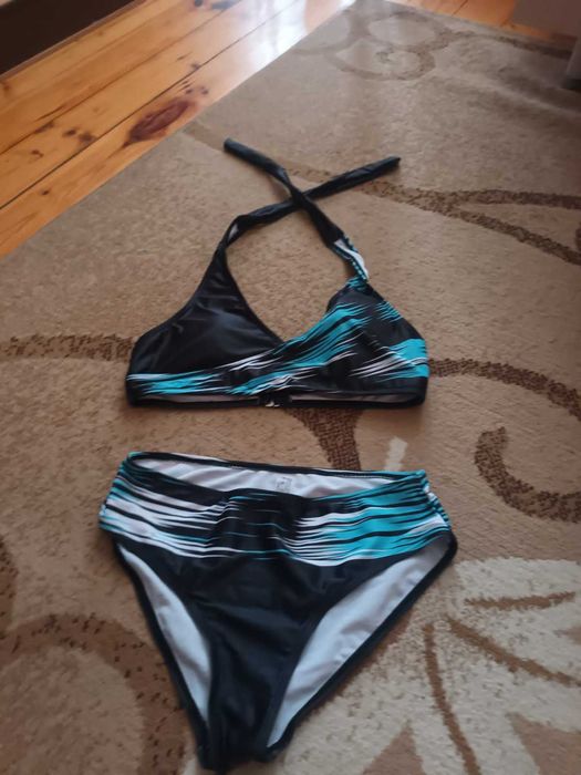 Нови дамски чанти, бански костюми и други