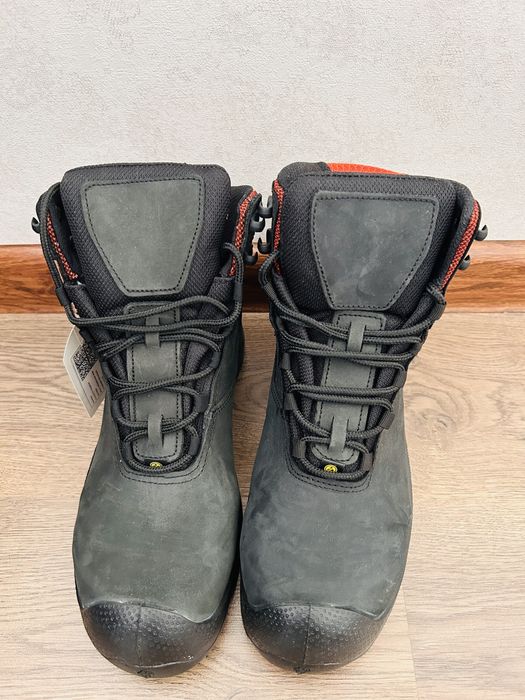 Продам спец обувь