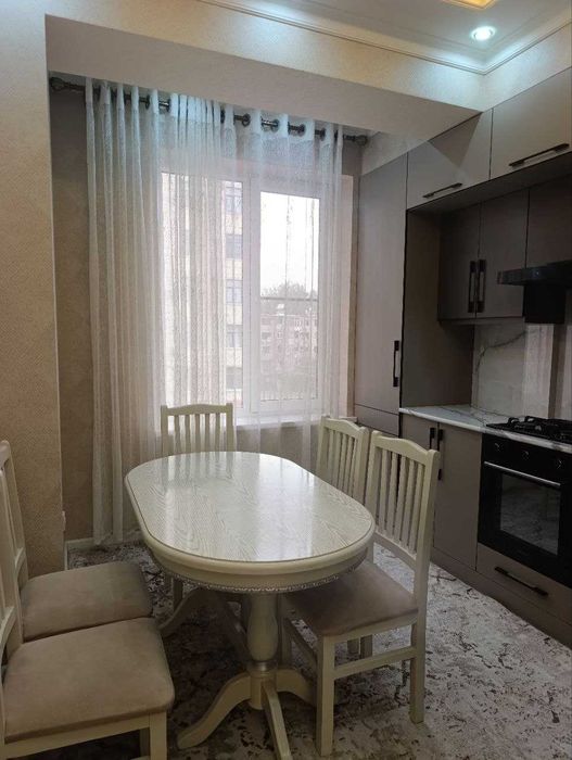 Продается 3-комнатная квартира 2-этаж ор. напротив городского суда