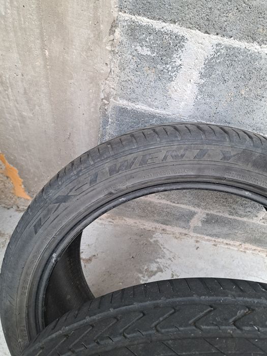 Гуми 285/40R 22 цола 2 броя