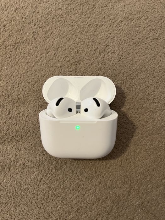 Продам Airpods 4