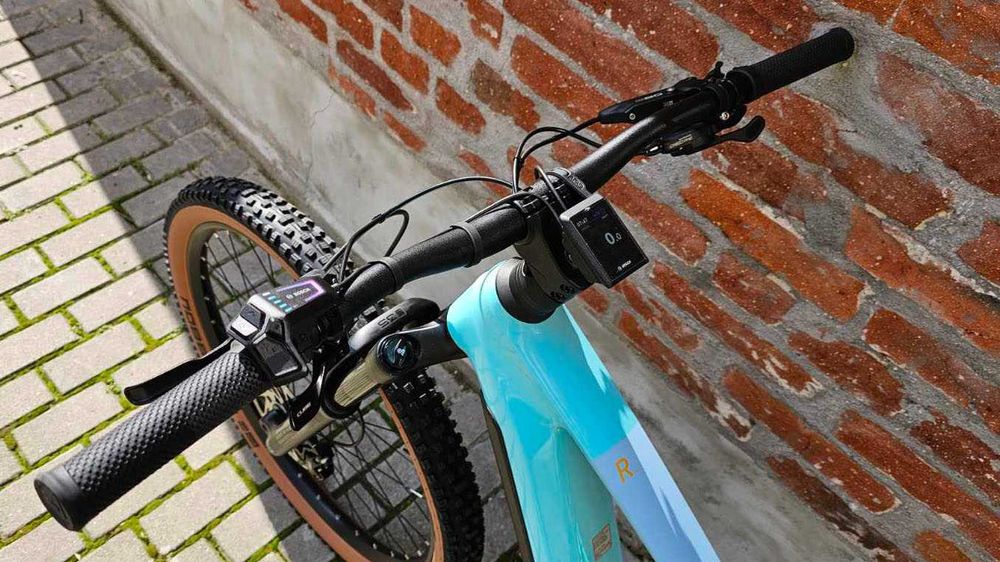 Електрически карбонов велосипед E bike CUBE STEREO 140 Race, BOSCH CX, 750 Wh Smart System