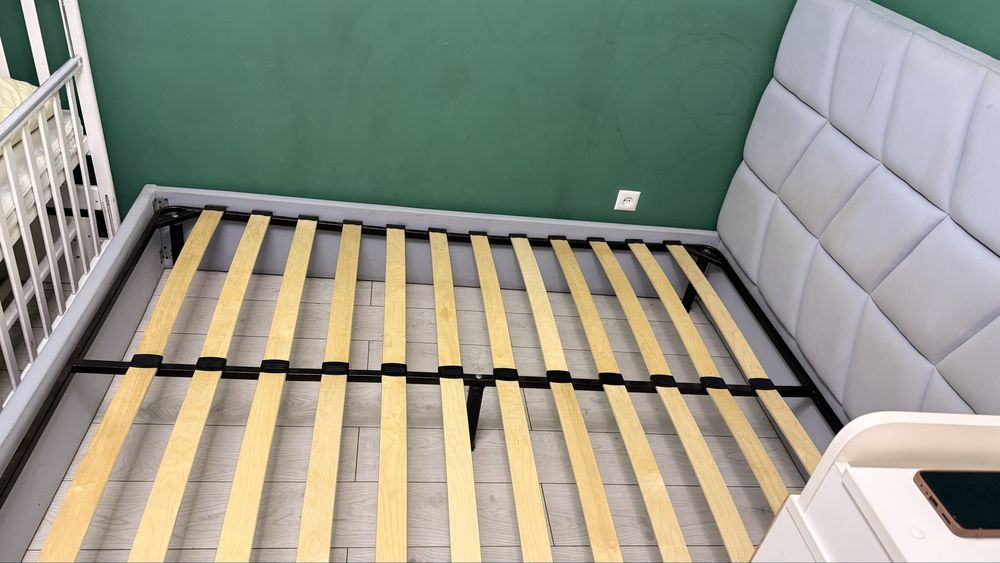 Продам спальную кровать