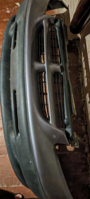 Предна броня - chrysler voyager 98 година.