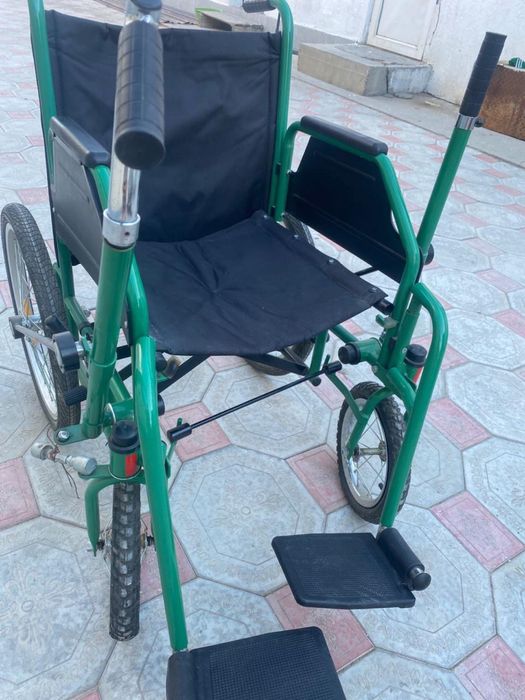 Продам инвалидную коляску
