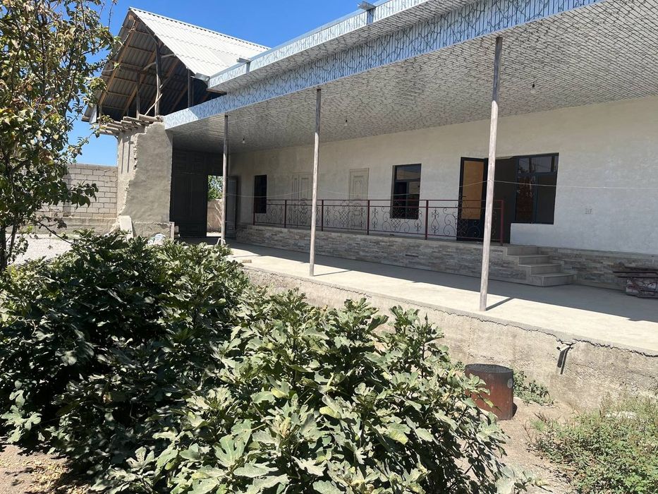 Eski shaharda hovli dacha sotiladi