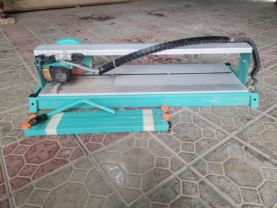 ПЛИТКОРЕЗ, в хорошем состояние. ПРОДАНО