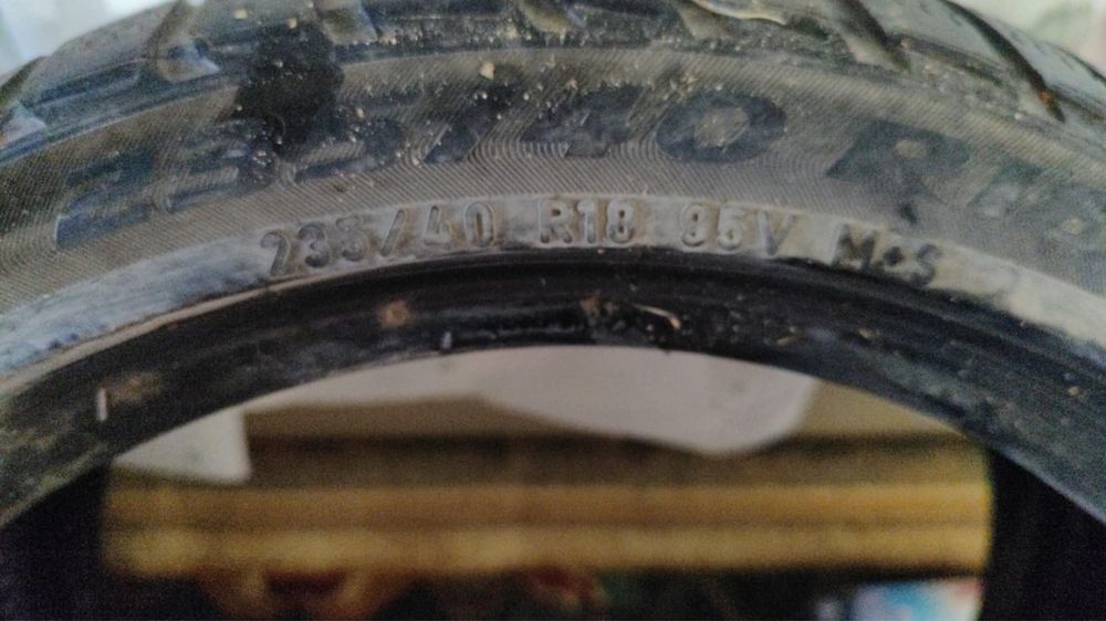 Продается зимняя резина R18
