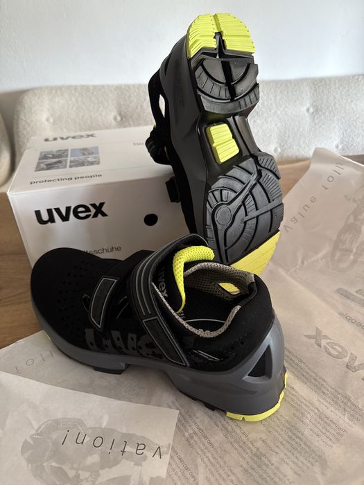 Обувки работни Uvex