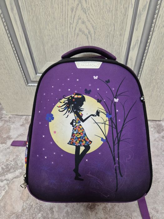 Продается школьный рюкзак