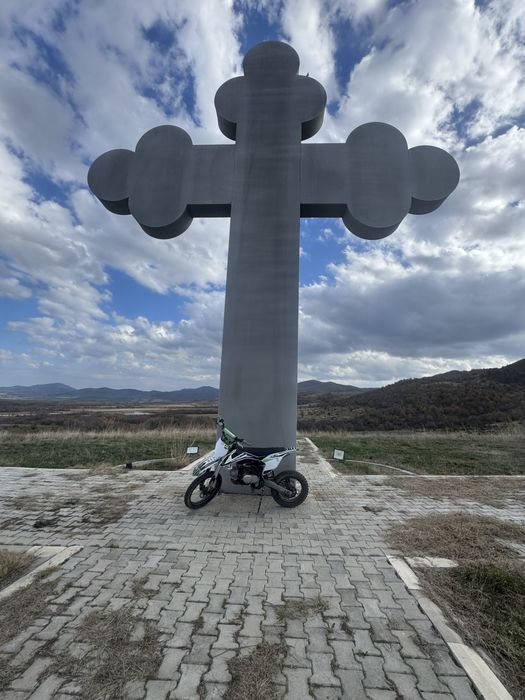 Продавам кросов мотор