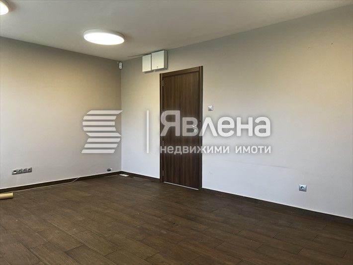 Дава се под наем Офис в София, Център - 50 кв.м за 400 € - Снимка #2