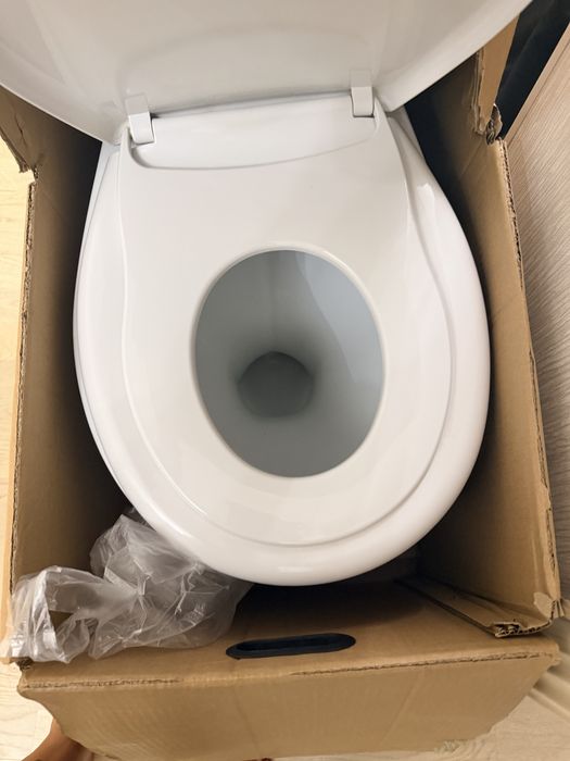 Продам Унитаз б/у белый