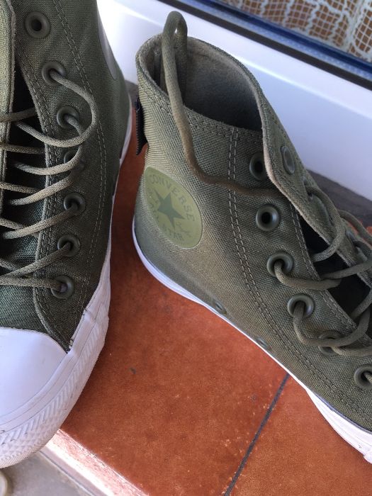 Кецове Converse, купени от Америка