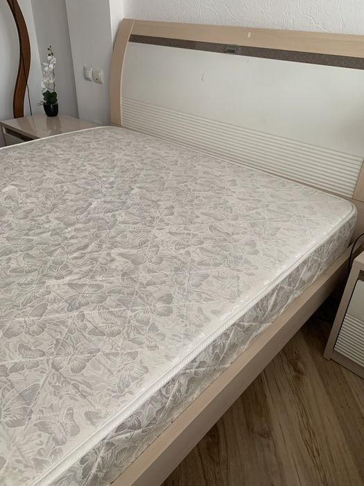 Продам спальный гарнитур