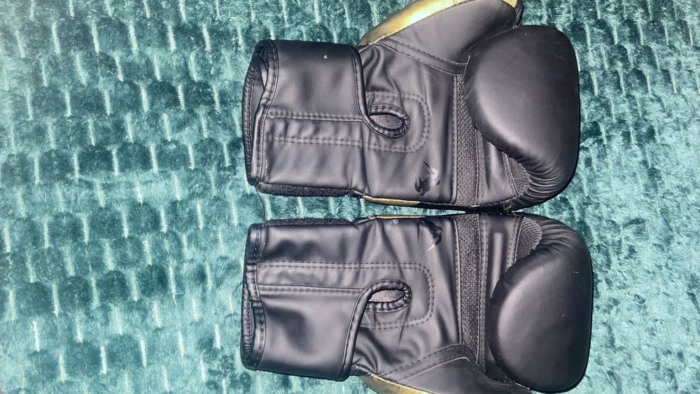 Перчатки в хорошем состояни