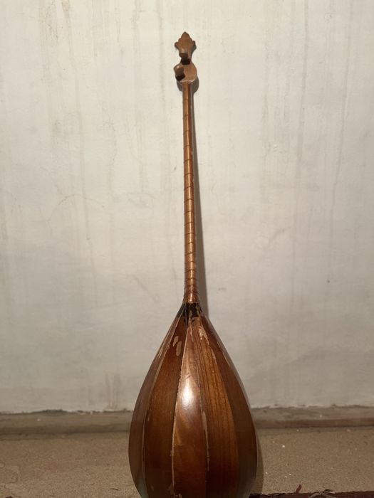 Домбыра сатылда