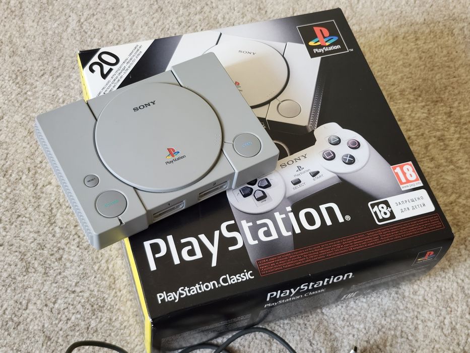 PlayStation Classic конзола с 20 игри