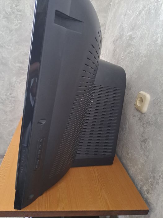 Телевизор LG в рабочем состоянии