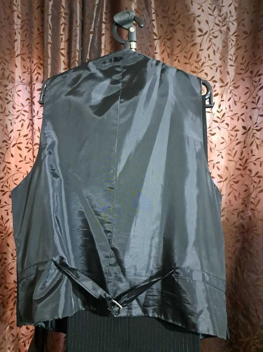 Costum ceremonie Emil Style  negru cu dungi negre si fir argintiu
