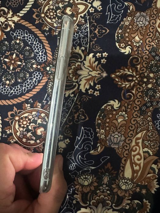 Iphone 11 pro. 64 gb. 72 yomkis.