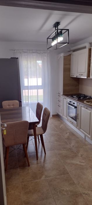 Apartament de închiriat cu 2 camere, zona Stadion