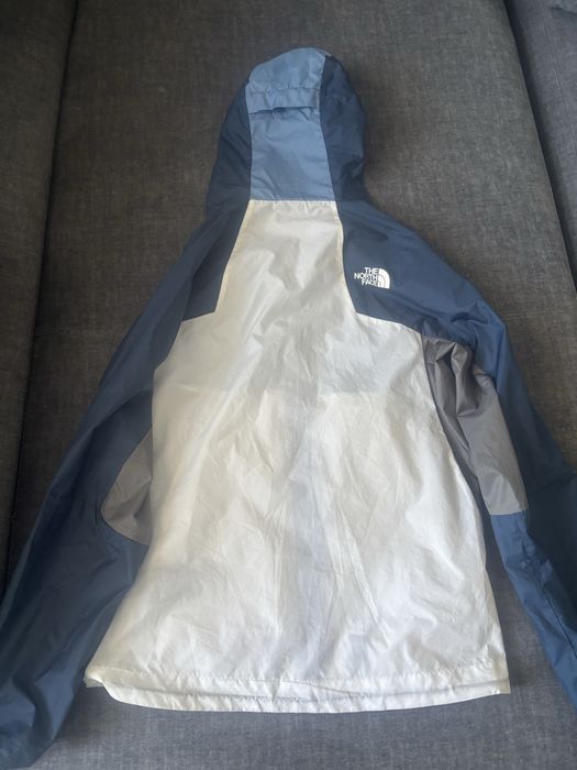 Vând jacheta de vara originala fara eticheta