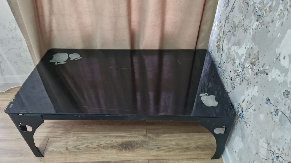 Стол с стеклянной крышкой б/у