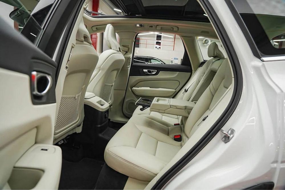 Volvo XC60 T6 AWD 4x4 plug-in hybrid 340 CP An 2021