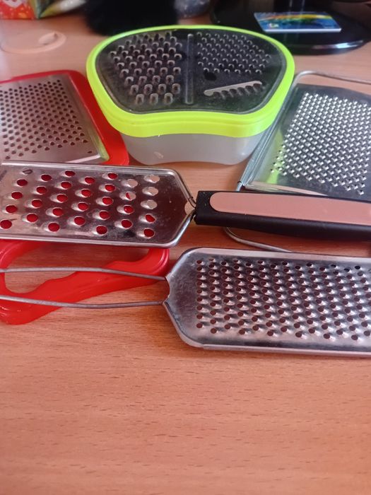 Тёрки кухонные разные