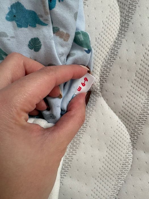 Запазени и нови бебешки дрешки