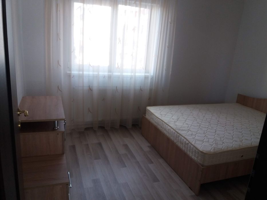 Închiriez apartament