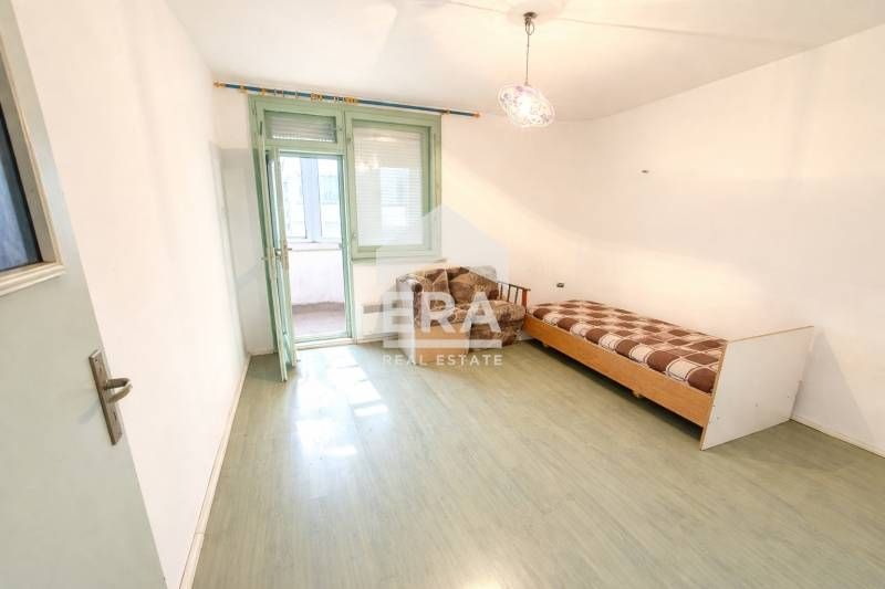 Продава се Тристаен апартамент в Бургас, Възраждане - 82 кв.м за 871 €/кв.м - Снимка #7