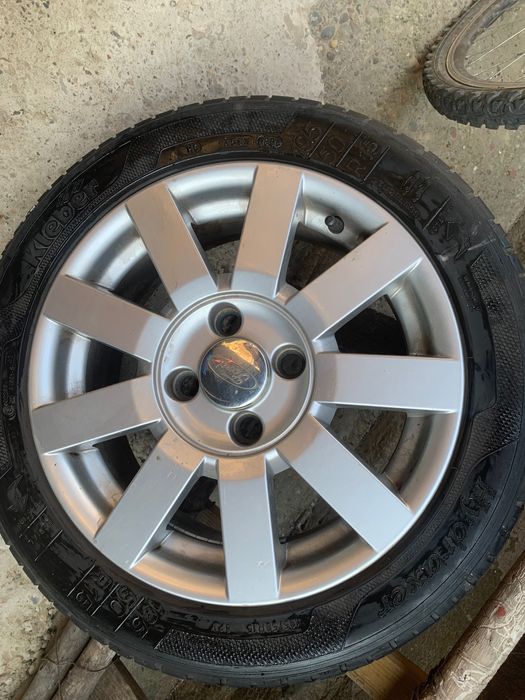 Vând roți Ford r15