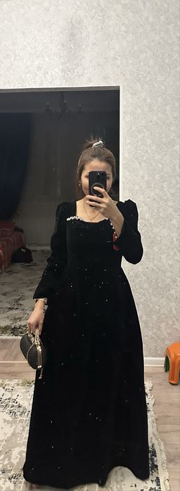 Продам 2платье за 3000