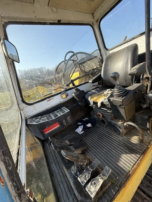 Продава се багер Liebherr  932