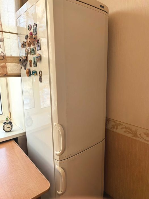 Продам холодильник Ardo.