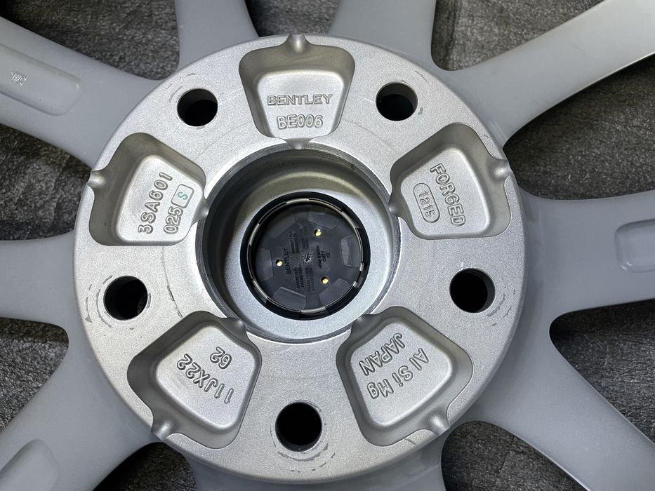 Jante Originale Bentley cont. GT si fl. Spur pe 22 cu anvelope Vara !