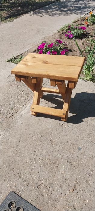 Продам стол и стулья