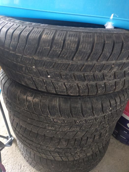 Vând 4 cauciucuri  utilizate pentru mașină Suzuki!!!