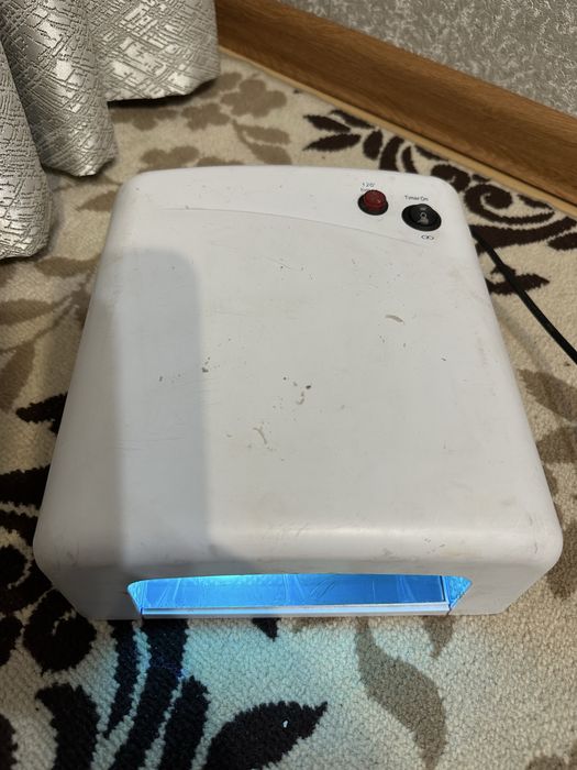 Продам лампу для ногтей.