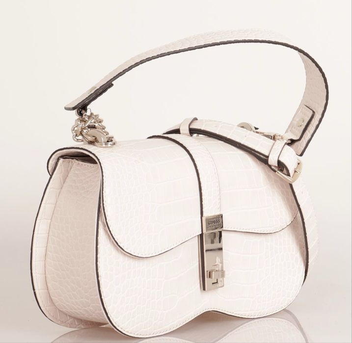 Розова чанта GUESS