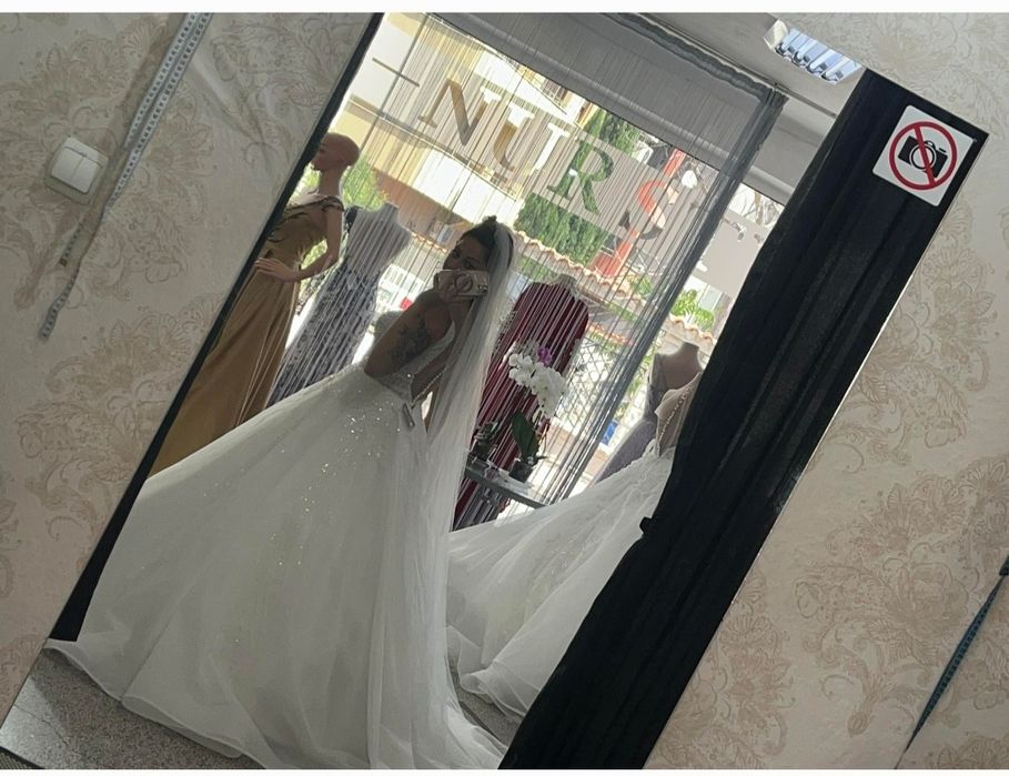 Булчинска рокля ,перфектно състояние S/M размер