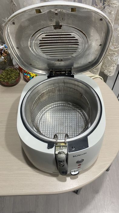 Продам фритюрницу б/у Германия