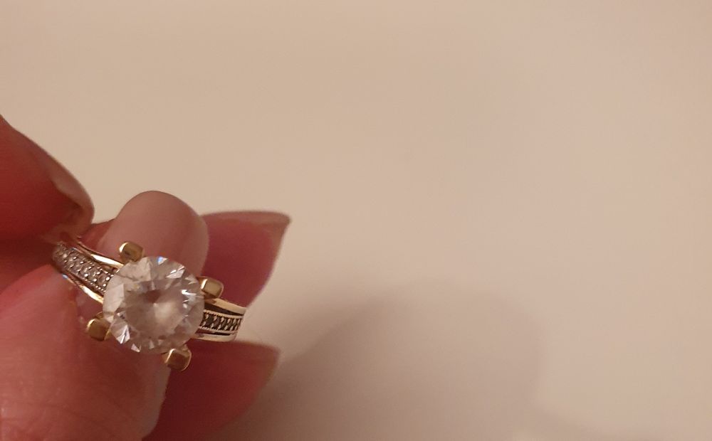 Inel de logodna nou din aur 3.27 grame.